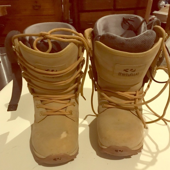 size 7 men's snow boots